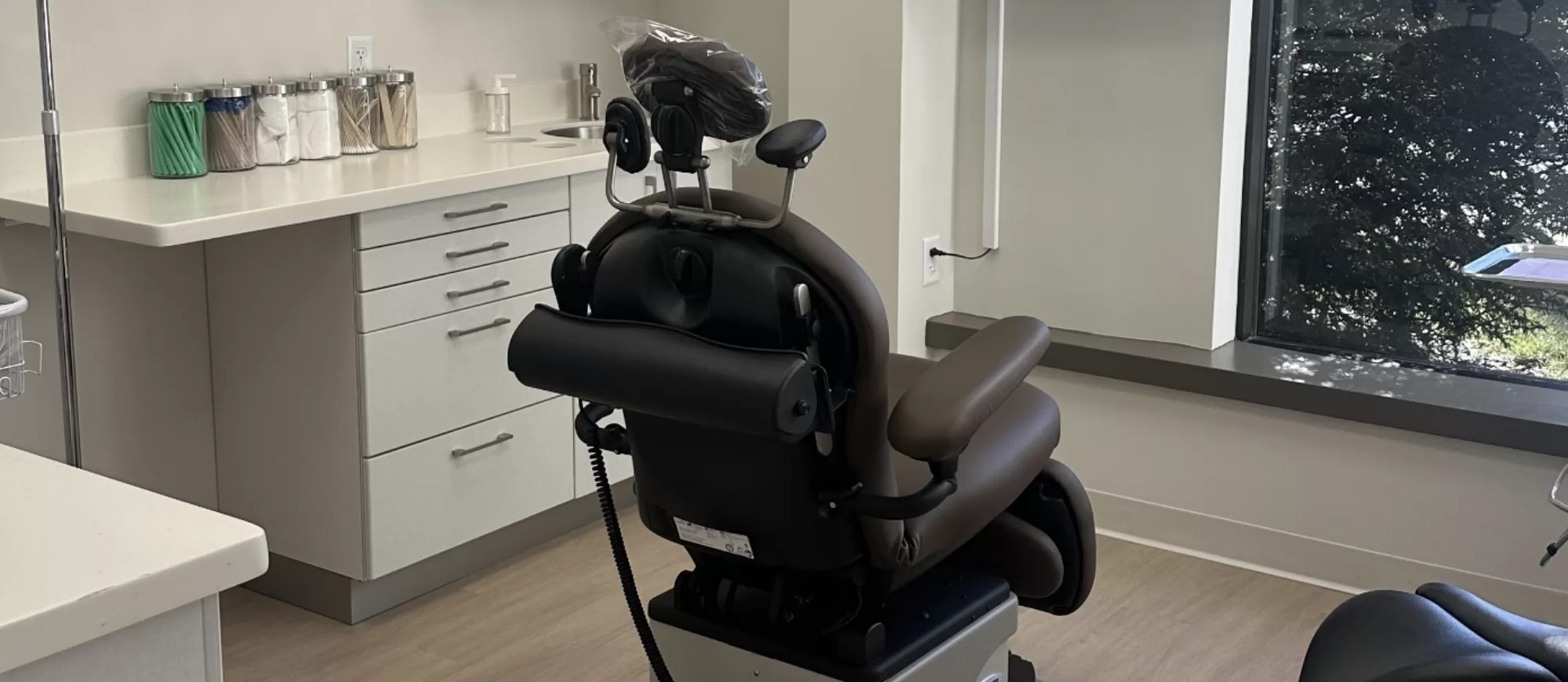 Ridge Oral Surgery, home to the best dentists in town, offering top-notch dental care and specialized treatments.